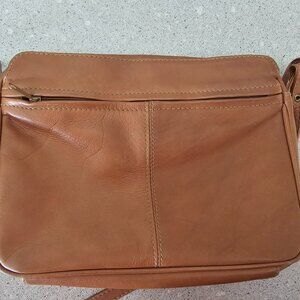 🌟 Elegance Meets Timeless Charm: Derek Alexander Vintage Brown Leather Purse 🌟